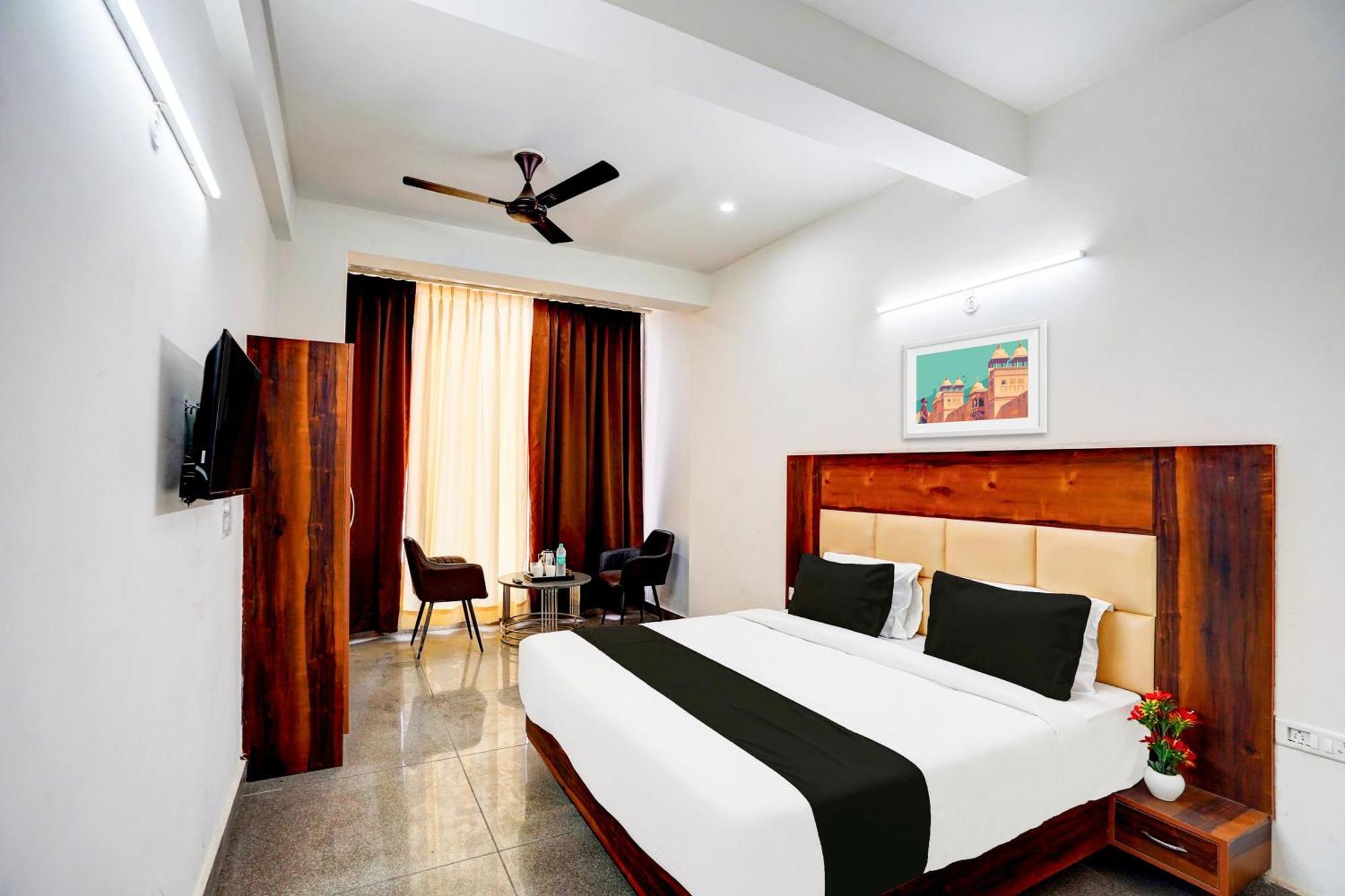 Collection O Apple Tree Hotel Noida Buitenkant foto