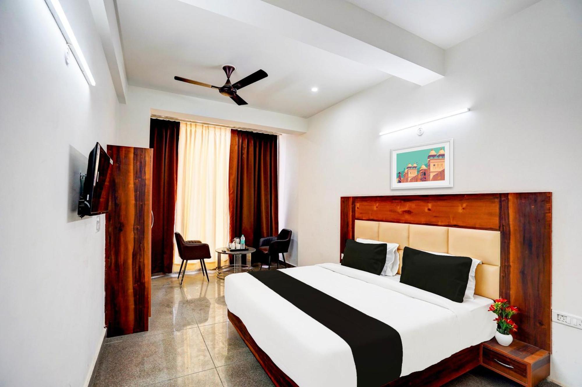 Collection O Apple Tree Hotel Noida Buitenkant foto