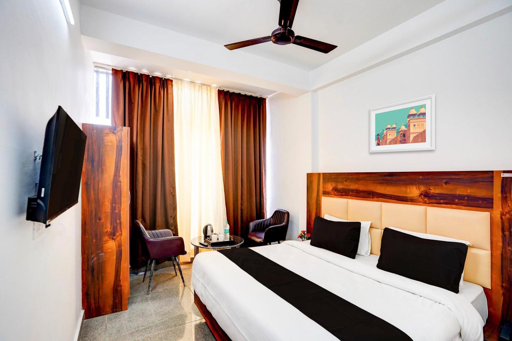 Collection O Apple Tree Hotel Noida Buitenkant foto